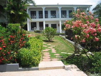 Paradise Brandon Hill Guest House Montego Bay Exterior photo